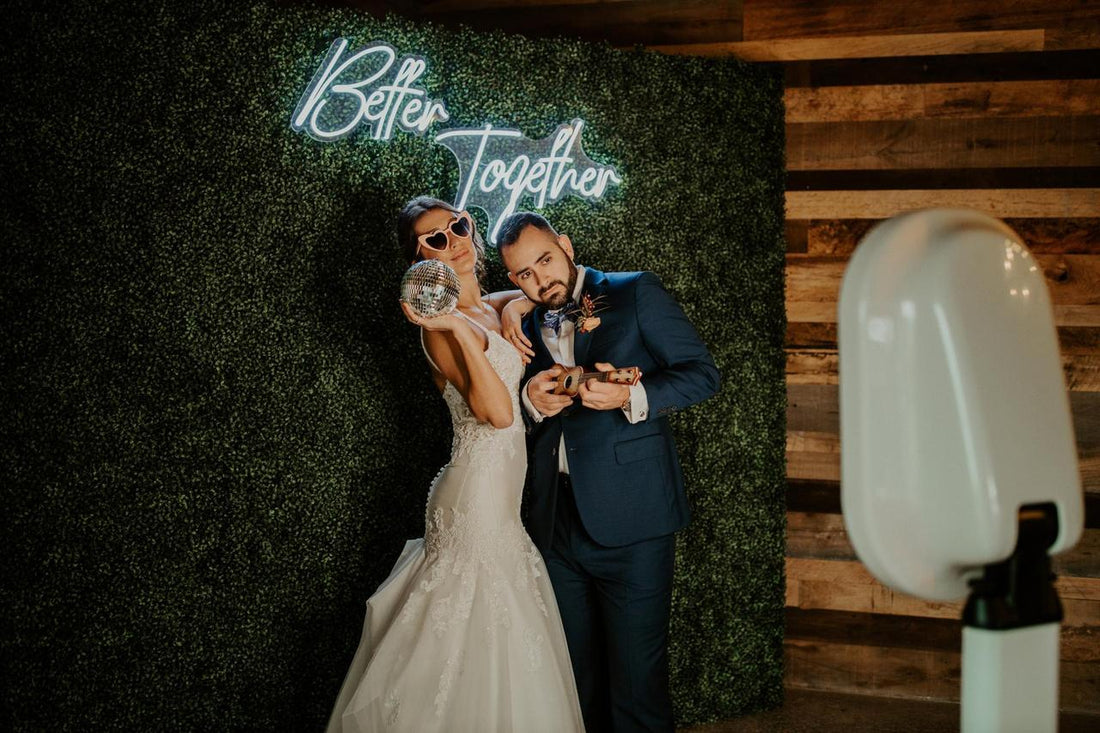 Photobooth op bruiloft met bruidspaar