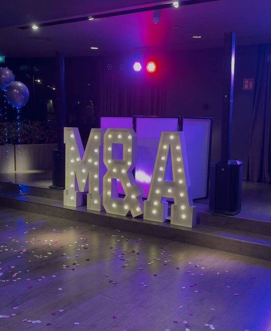 Photobooth setting bruiloft Middelburg lichtletters