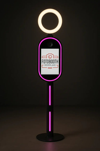 Compacte spiegel fotobooth op paal vooraanzicht