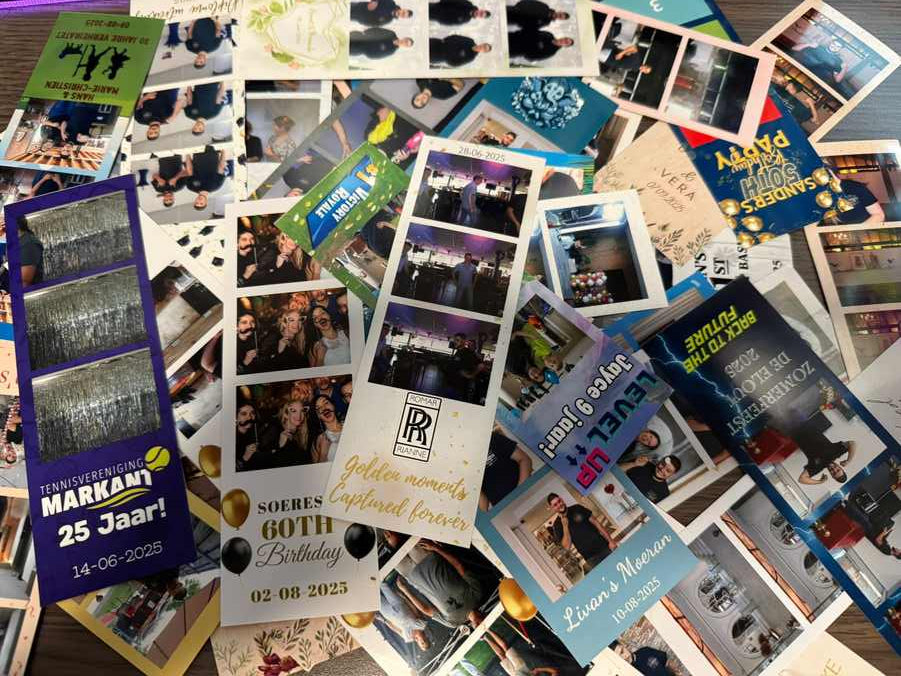 Photobooth huren voor feesten en evenementen: voorbeeld van geprinte fotostrips met branding en designs.
